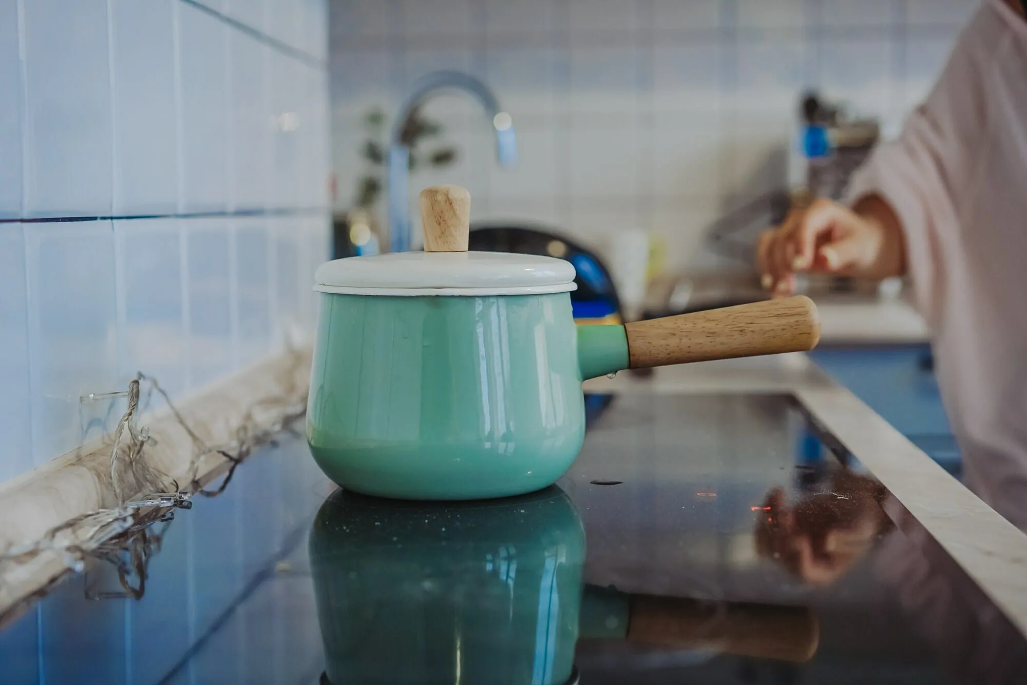 How to Remove Stains From Ceramic Cookware